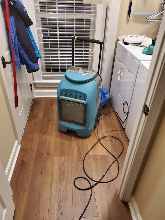Commercial dehumidifier deployed for Crawl Space Restoration in Manitowoc